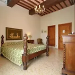Castello Di - Residenza D'epoca Bed & Breakfast Sovicille