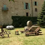Castello Di - Residenza D'epoca Bed & Breakfast Sovicille