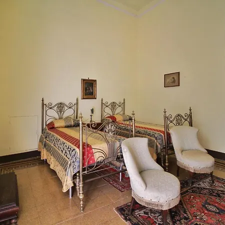 Bed & Breakfast Castello Di - Residenza D'epoca 4*