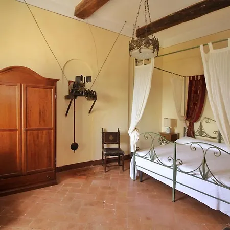 Castello Di - Residenza D'epoca Bed & Breakfast