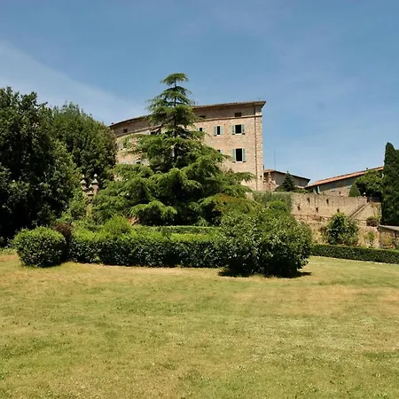 Castello Di - Residenza D'epoca Bed & Breakfast 4*