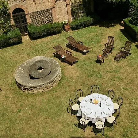 Castello Di - Residenza D'epoca Bed & Breakfast