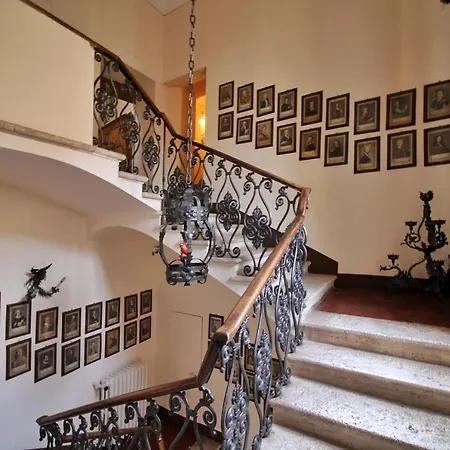 Castello Di - Residenza D'epoca Bed & Breakfast