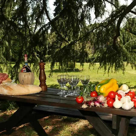 Castello Di - Residenza D'epoca Bed & Breakfast 4*