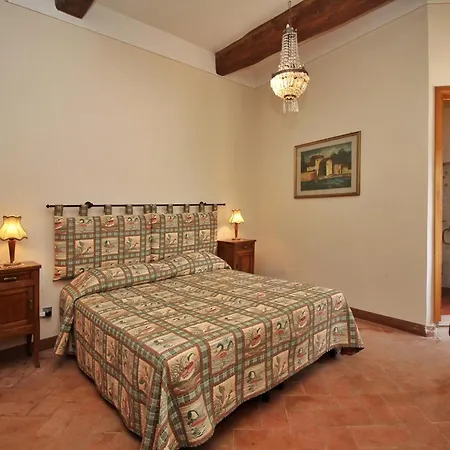 Bed & Breakfast Castello Di - Residenza D'epoca 4*
