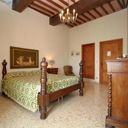 Castello Di - Residenza D'epoca Bed & Breakfast Sovicille