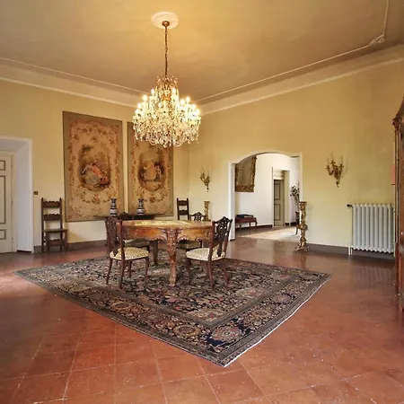 Castello Di - Residenza D'epoca Bed & Breakfast 4*