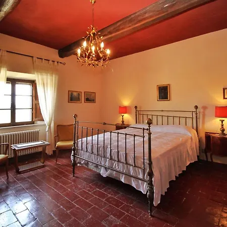 Castello Di - Residenza D'epoca Bed & Breakfast 4*