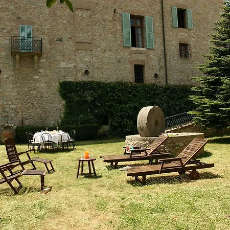 Castello Di - Residenza D'epoca Bed & Breakfast Sovicille