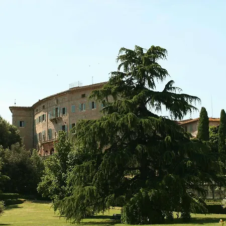 Bed & Breakfast Castello Di - Residenza D'epoca 4*