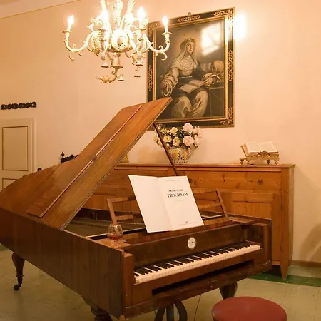 Castello Di - Residenza D'epoca Bed & Breakfast Sovicille