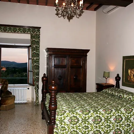 Castello Di - Residenza D'epoca Bed & Breakfast